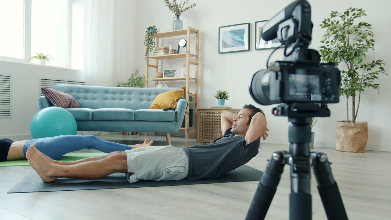 Couple's Home Workout Routine - Abs Crunches