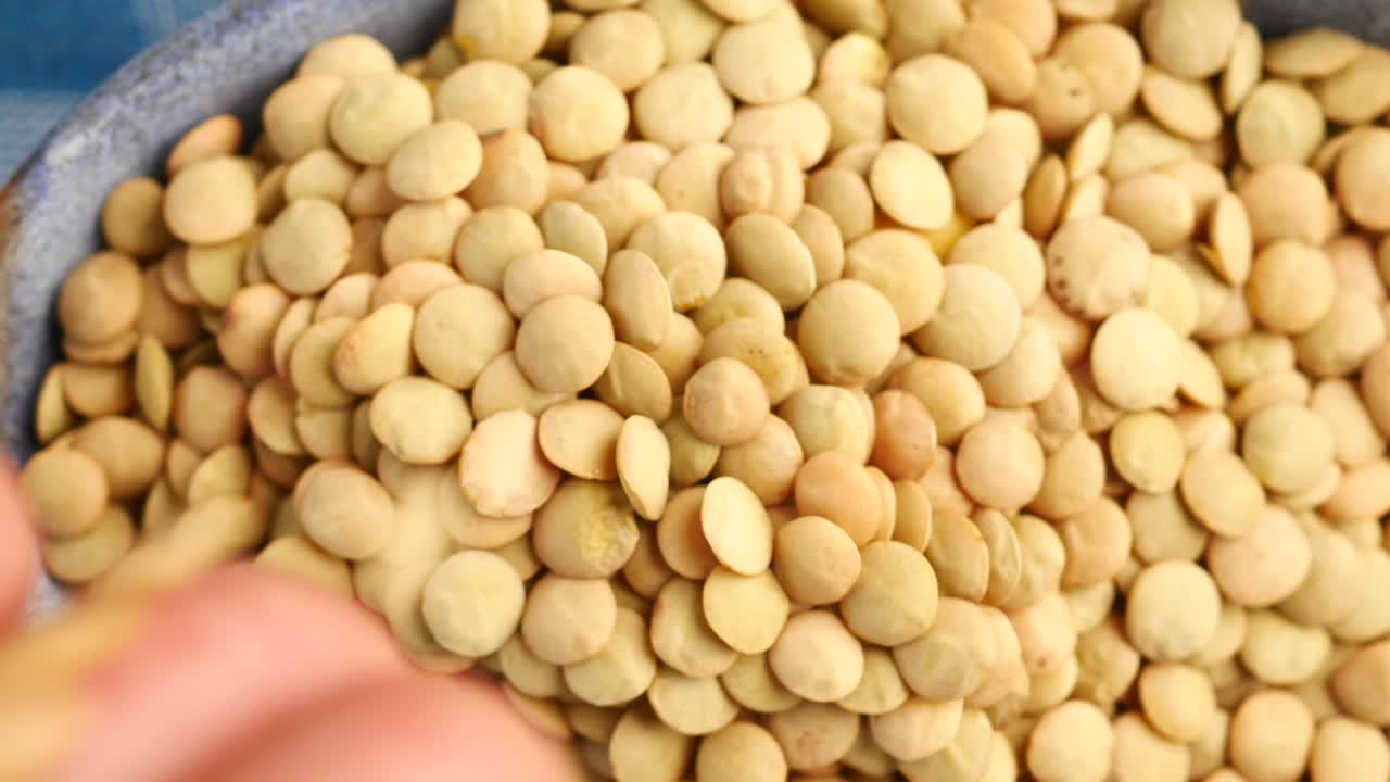 Lenticchie in una ciotola