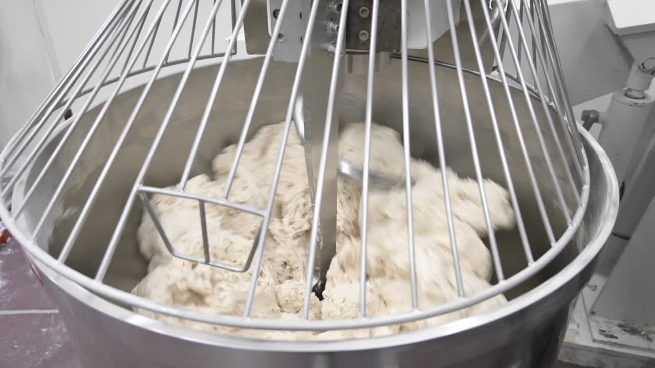 산업용 베이커리 반죽 서에서 원시 반죽, 고품질의 4k 영상