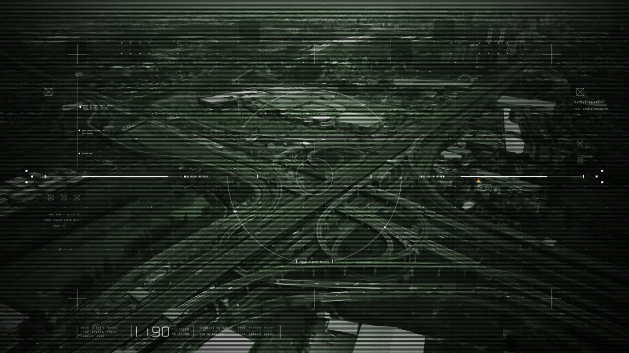 vista satelital hud futurista de la vigilancia del tráfico en cruces de autopistas ocupados que rastrean y monitorean el tráfico de la carretera para un posible vehículo objetivo