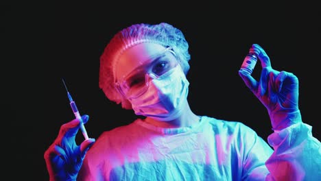 inmunización pandémica médico bailando con la vacuna