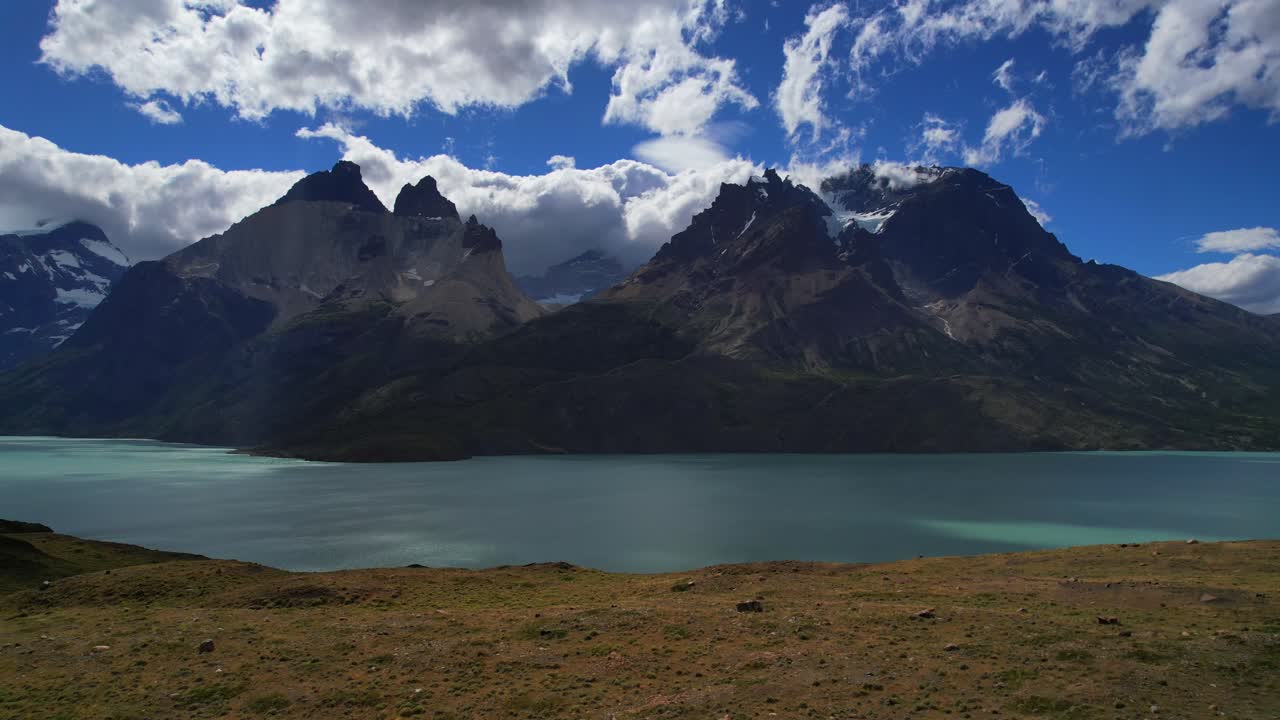 Hyperlapse Drammatico con Drone del Paesaggio della Patagonia