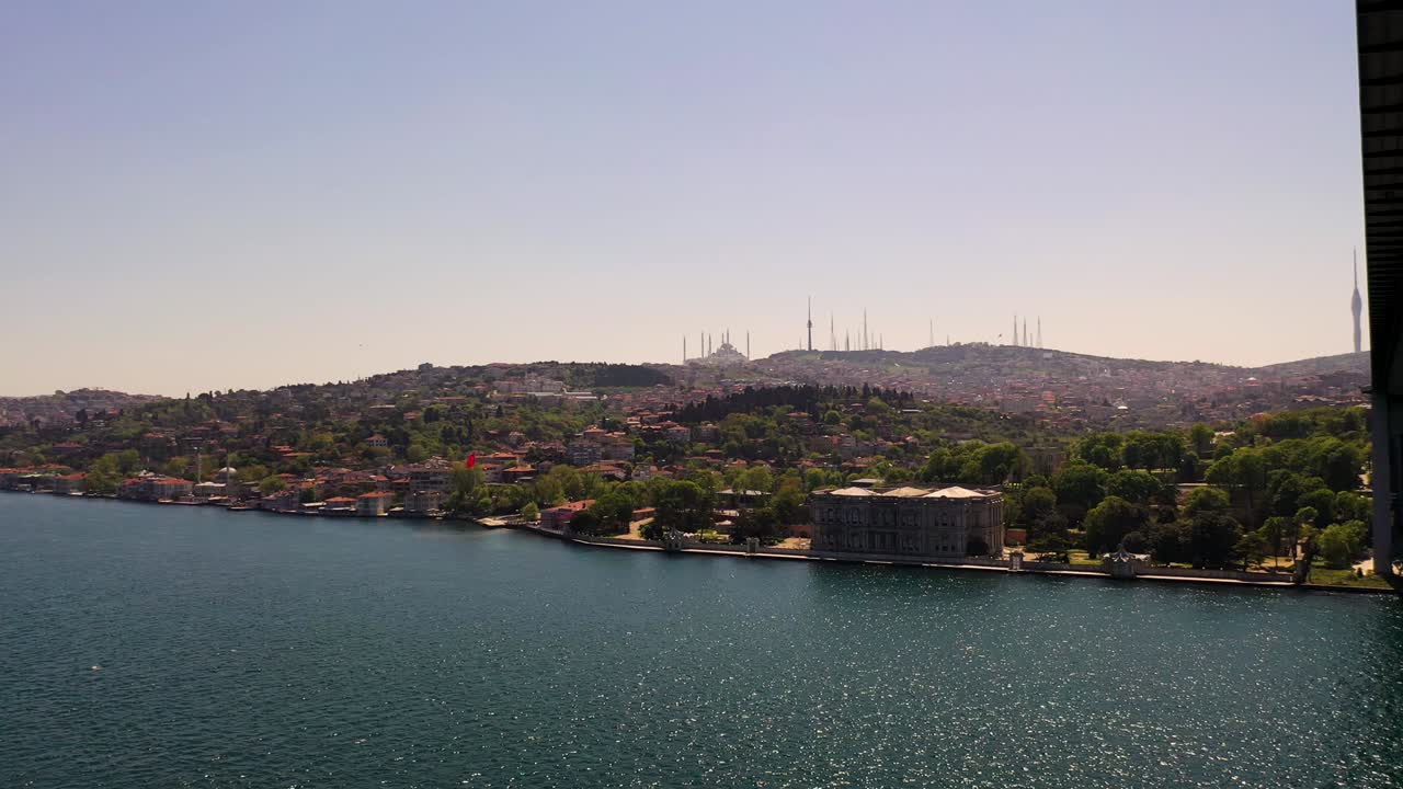 el puente de los mártires del 15 de julio, el puente del bósforo desde el cielo.