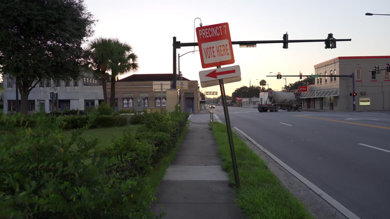 Williston, FL - USA - 08-1-2020: 4K push in towards a vote here sign in Williston.