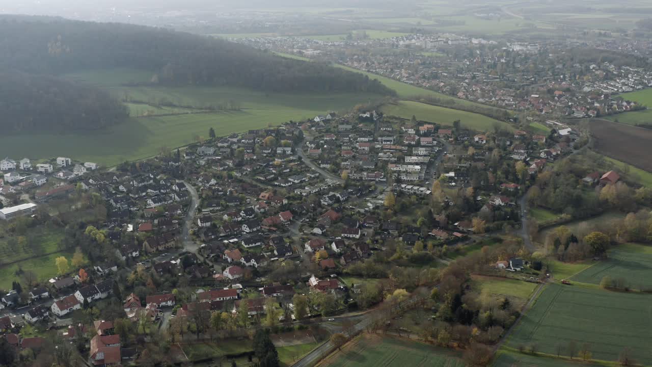 сказочный замок бург плессе в бовендене близ геттингена геттинген на восходе солнца, нижняя саксония, германия