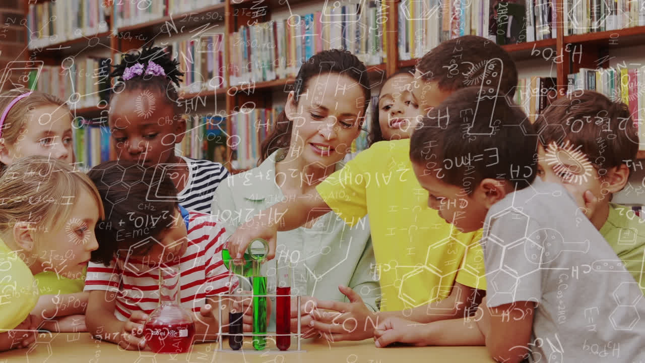 animación de fórmulas matemáticas que caen sobre diversos escolares en clase en la escuela