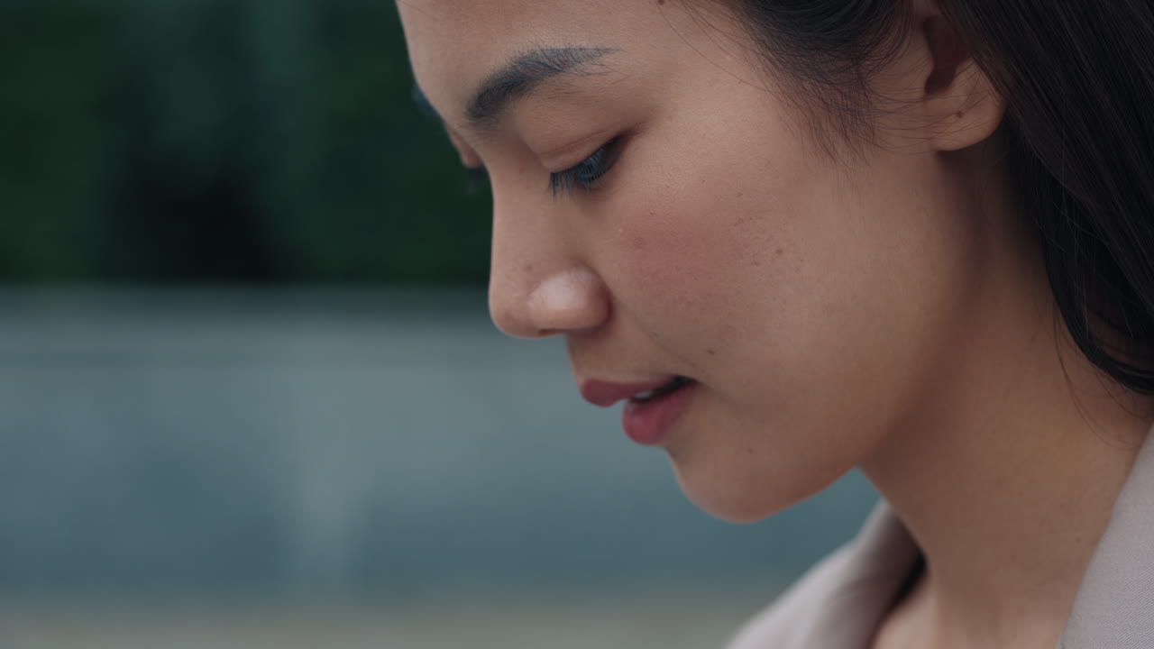 여자 의 클로즈업 프로파일