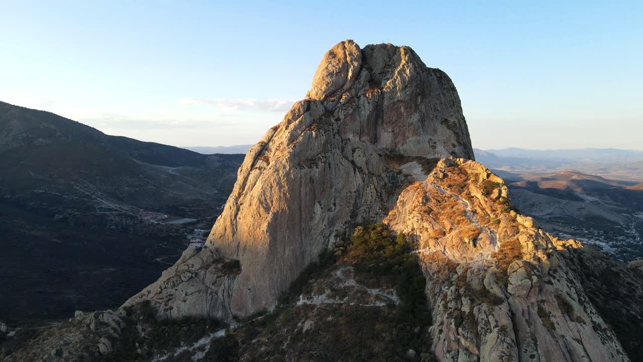 4k, peña de bernal, monolith, bernal pueblo magico, 케레타로, 멕시코, 마을, 드론 샷