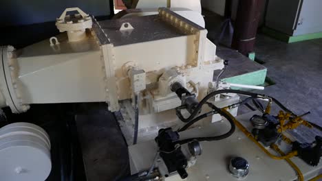 generador eléctrico de energía hidroeléctrica en el área rural asiática