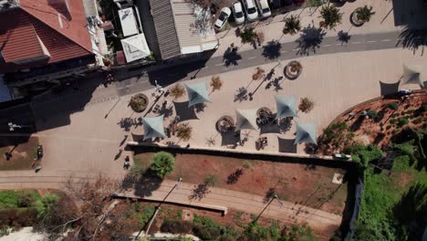 Blick-Von-Oben-Nach-Unten-Auf-Den-Park-Hamesila---Neve-Tzedek-Tel-Aviv-Nachbarschaft