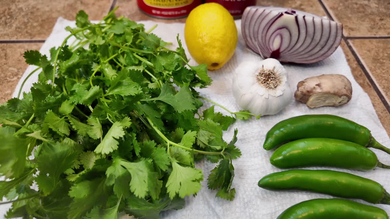 ingredientes necesarios para hacer una comida vegetariana - serie chana masala