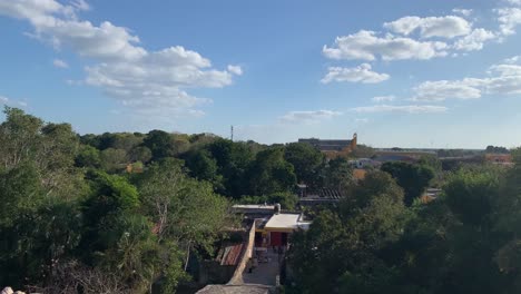 Timelapse-in-the-amazing-Convento-de-Izamal,-in-Yucatan,-Mexico