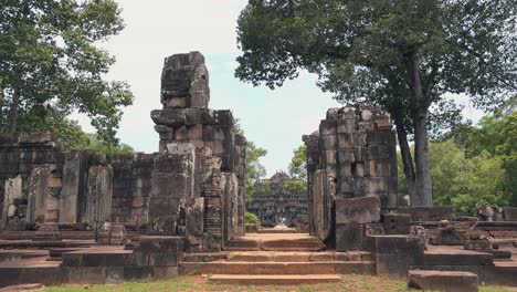 Eingang-Zu-Antiken-Tempelruinen