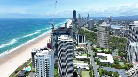 Surfers-Paradise,-Gold-Coast,-Queensland,-Australia,-Es-Donde-Encontrarás-Estas-Increíbles-Vistas,-Icónicos-Parques-Temáticos-Y-Tentadoras-Playas-Doradas.