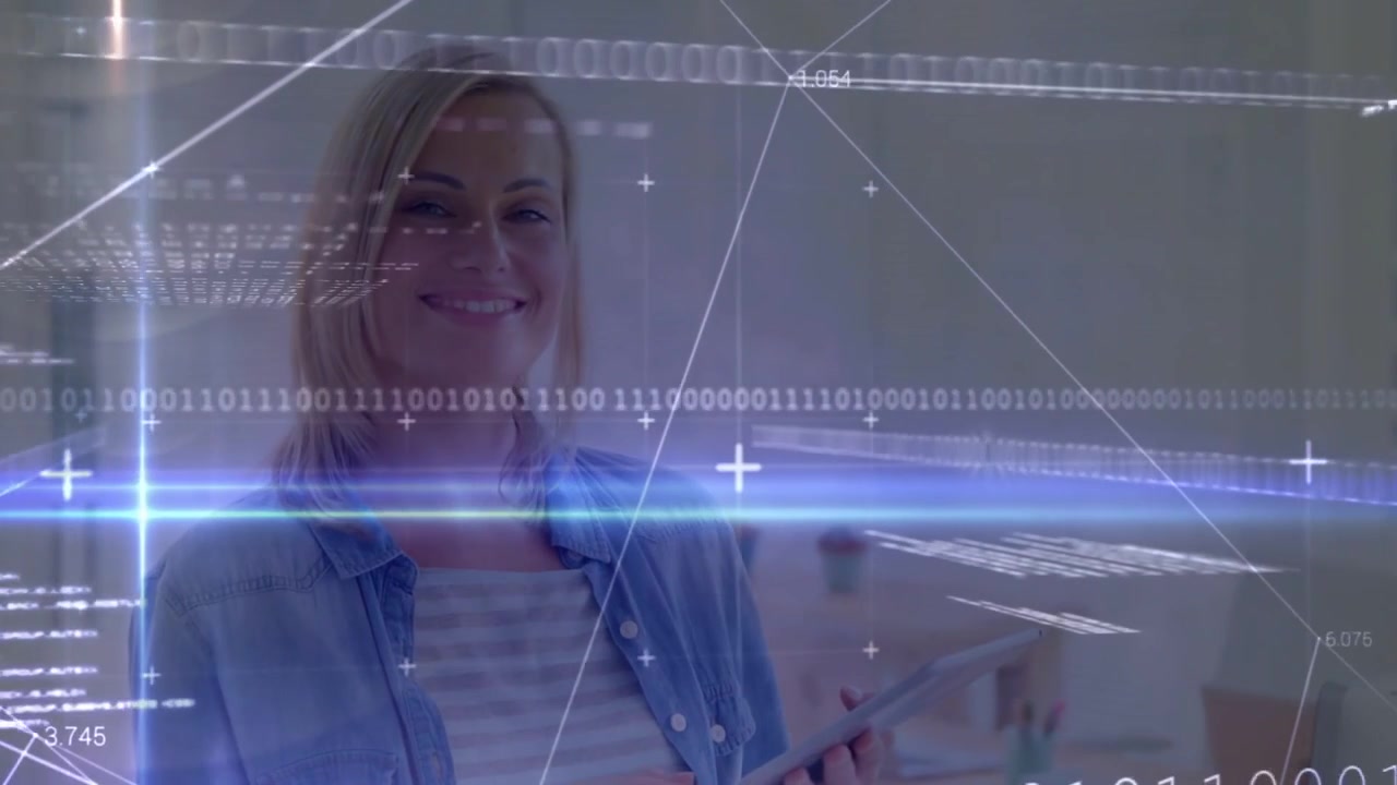 Donna di mezza età che tocca un tablet, attivando una banda digitale blu in primo piano, mentre esamina dati tecnologici.
