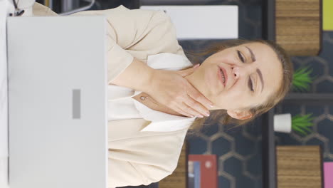 Vertical-video-of-Business-woman-with-sore-throat.