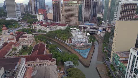 Islam-Mosque-in-Kuala-Lumpur-City,-cloudy-Sky