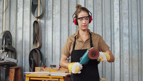 Facing-view-of-carpenter-preparing-to-work