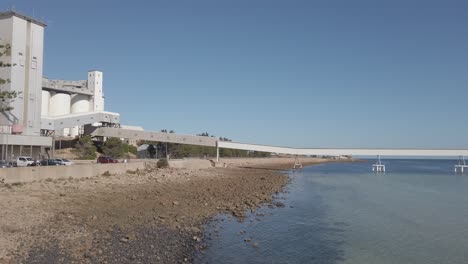 Silos-De-Trigo-En-La-Costa-De-Wallaroo-En-El-Sur-De-Australia