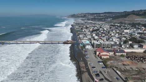 Playa-De-La-Costa-De-Pacifica-En-California,-Estados-Unidos.