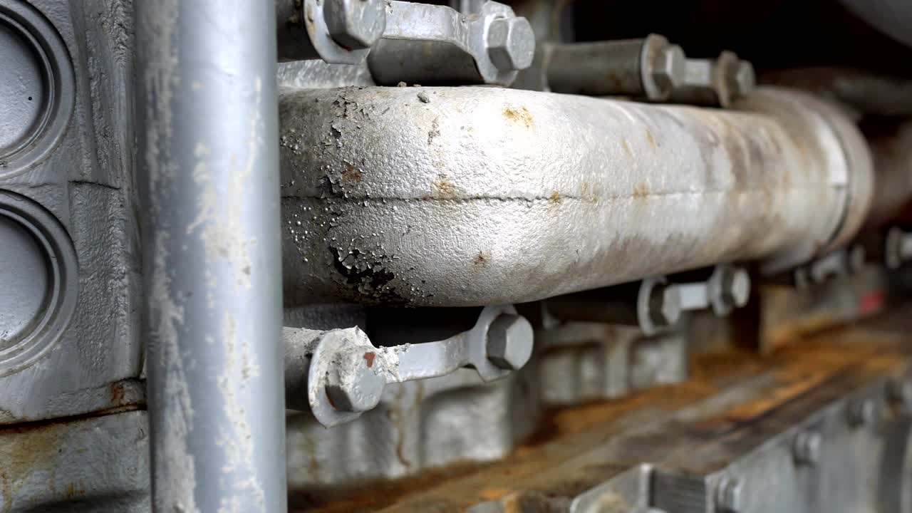 부러스리스 동기 변압기의 부품을 자세히 살펴보십시오.