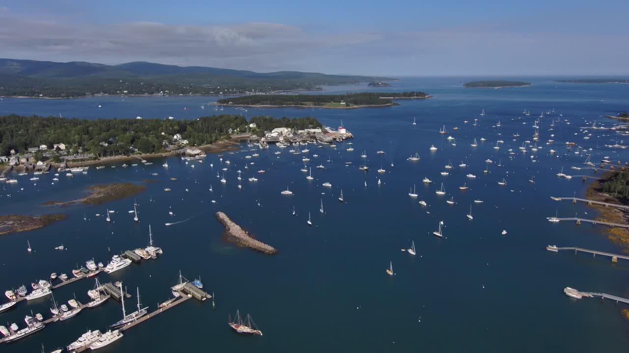 뉴잉글랜드 주 메인 주 사우스웨스트 하버에서 볼 수 있는 공중 사진