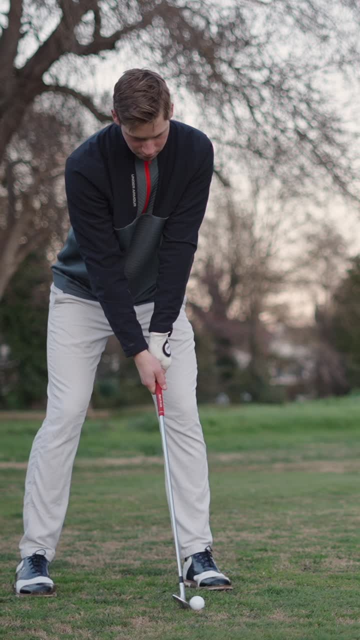 골프를 하는 남자