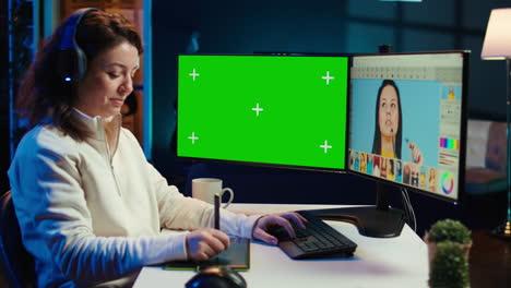 Fotoeditor-Mit-Greenscreen-Monitor,-Musik-Hören