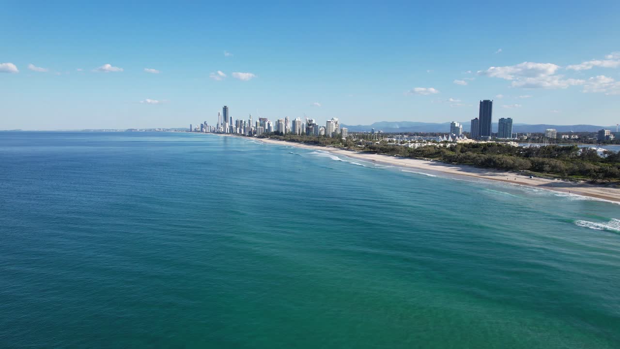 Veduta panoramica della spiaggia principale di Spit, Gold Coast, Queensland, Australia.