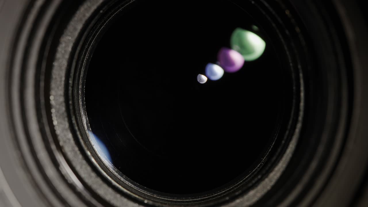 линза камеры меняет фокусное расстояние