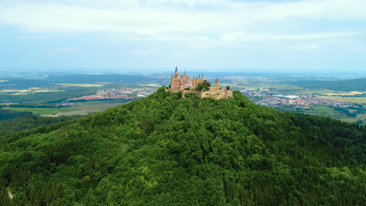 hohenzollern 성, 독일. 공중 fpv 드론 비행.