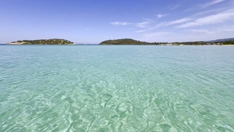 Clean-blue-flag-beaches-of-Halkidiki-Peninsula,-Greece