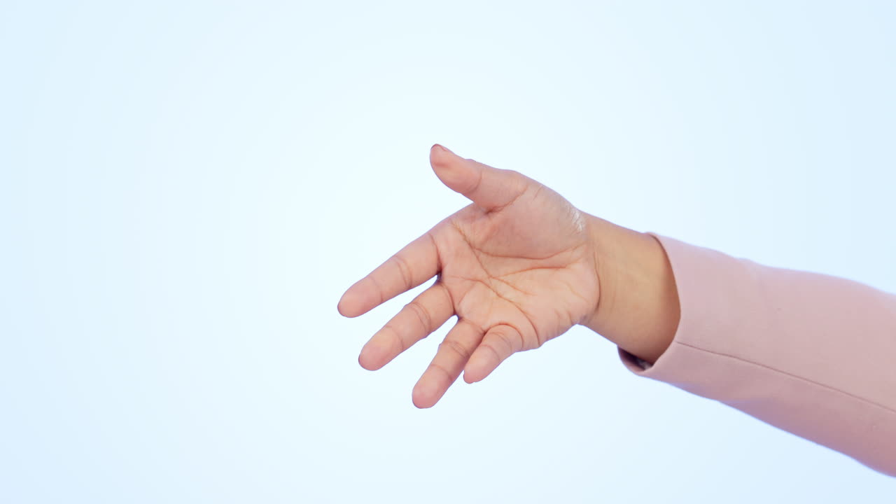 사람, 손 및 녹색 화면으로 전화