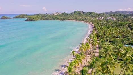 vista panorámica de la costa de playa bonita en las terrenas en república dominicana