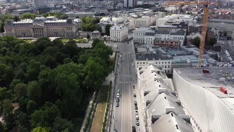 the street next to the warande park in brussels