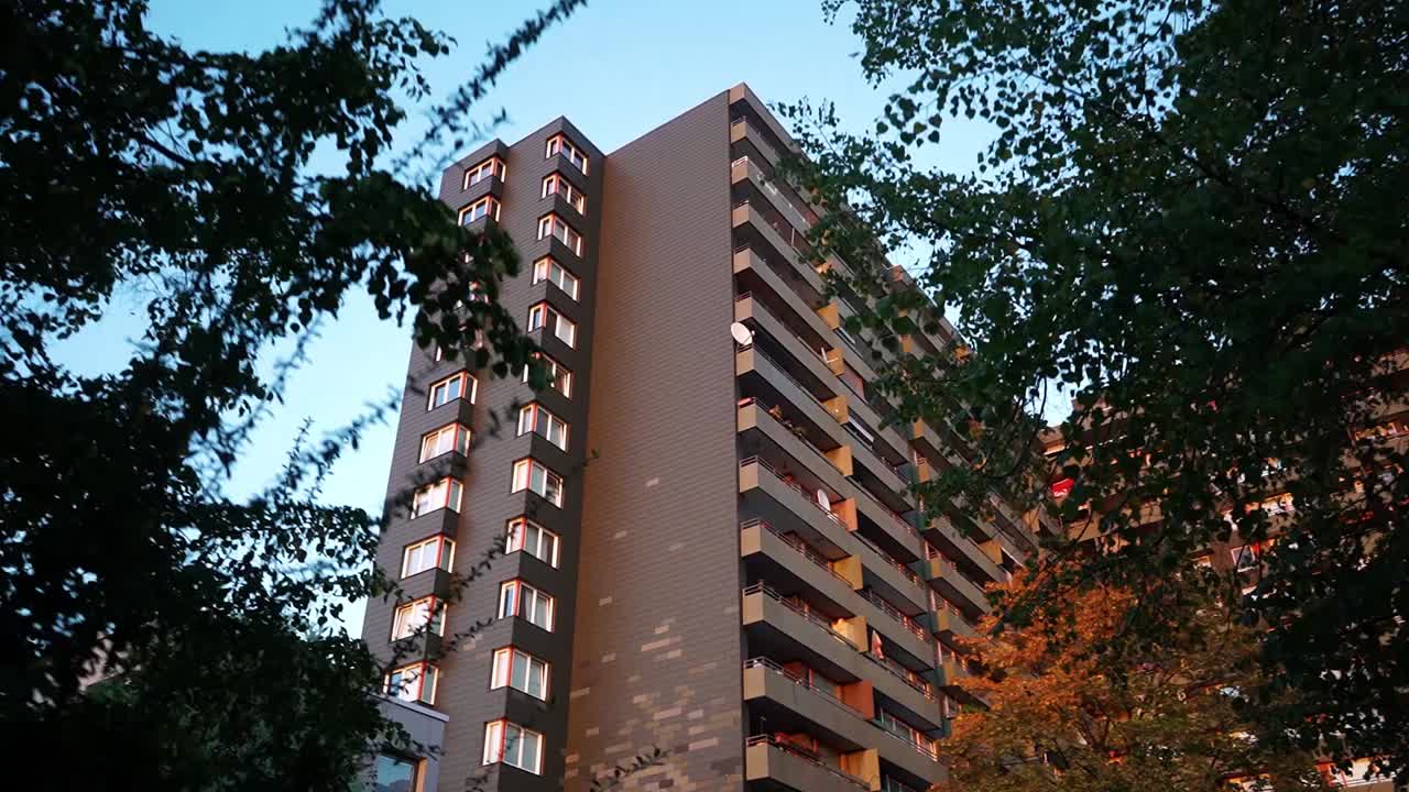 골든 아워에 독일의 큰 마천루