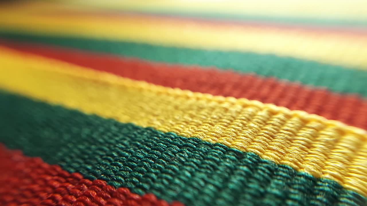 rayas amarillas, verdes y rojas. primer plano macro-8