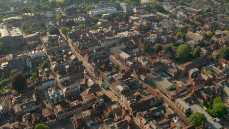 tomada aérea sobre el centro de la ciudad de winchester