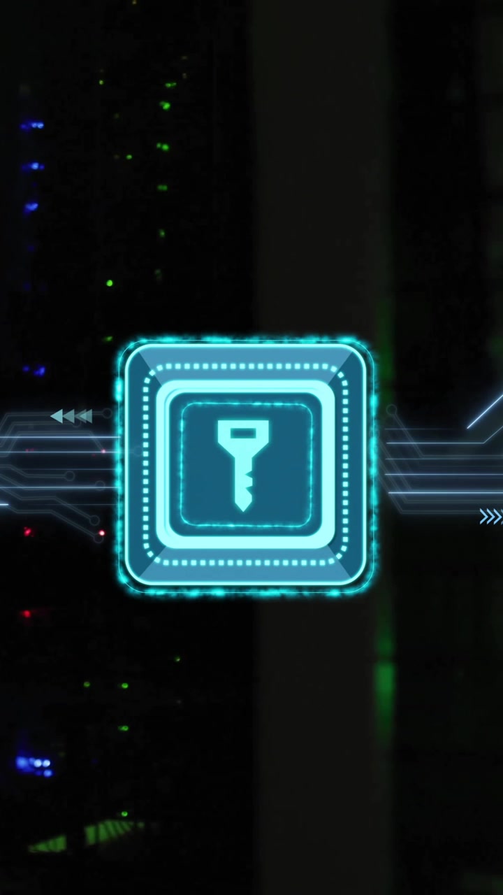 Animazione di una chiave con connessioni su una sala server.