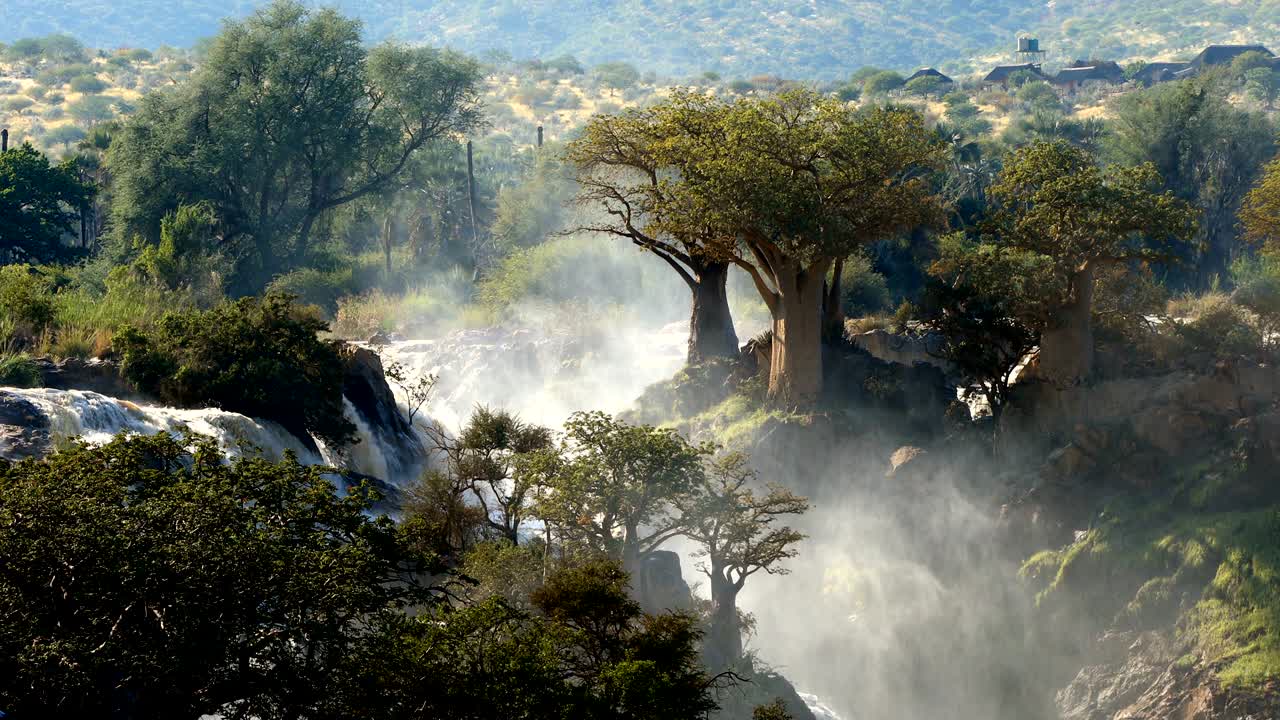 las cataratas de epupa en el río kunene en namibia