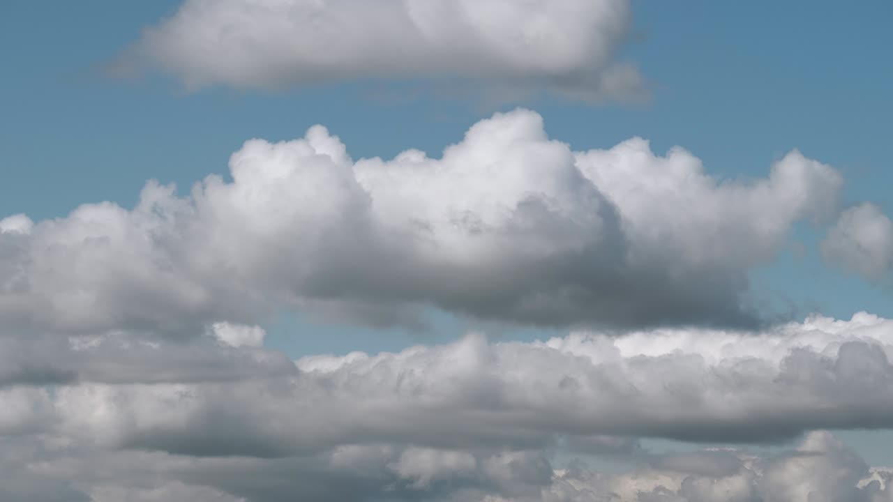 6k 구름 부풀어진 타임 스