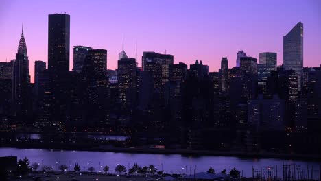 Hermoso-Atardecer-O-Toma-Nocturna-Del-Horizonte-De-Manhattan-De-Nueva-York-5