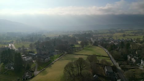 Imágenes-Aéreas-Cinematográficas-De-Sedbergh-Village,-El-Lugar-Ideal-Para-Escaparse-En-Cualquier-época-Del-Año