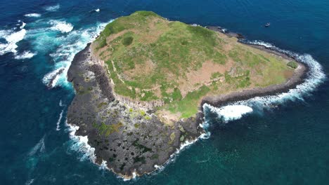 joong-urra-narrian or cook island in new south wales, australia - aerial shot