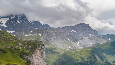 Una-Filmación-Estacionaria-De-La-Región-Alpina-De-Suiza,-También-Conocida-Como-Los-Alpes-Suizos