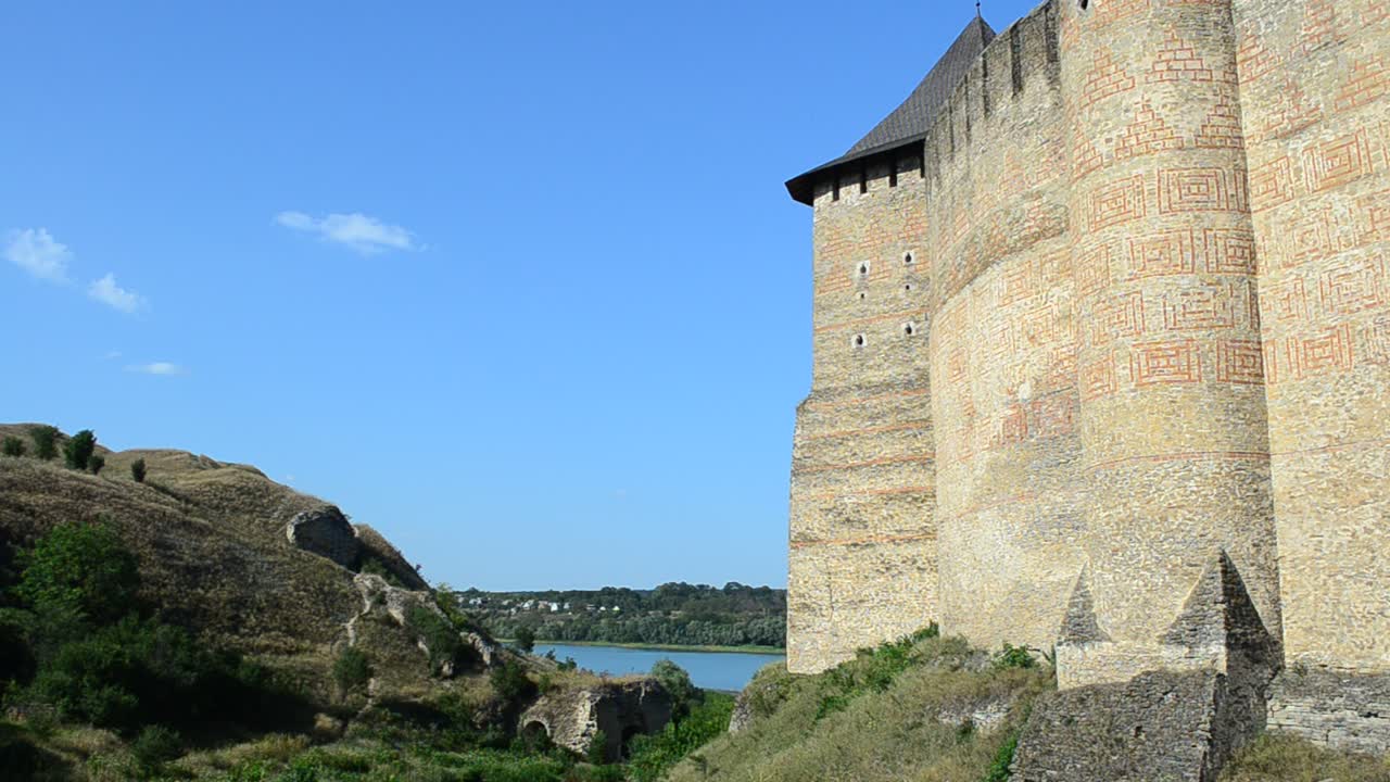 Alte ukrainische Festung. Mittelalterliche Festung in der Stadt Chotyn, Westukraine