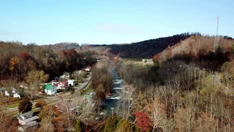 aerial damascus virginia, damascus va, damaskus w 4k, wiejskie życie górskie, południowo-zachodnia virginia