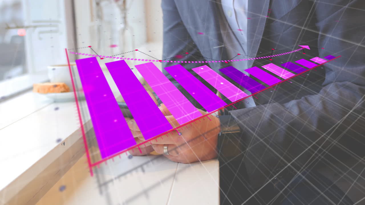 animación de diagrama púrpura sobre hombre de negocios biracial usando un teléfono inteligente