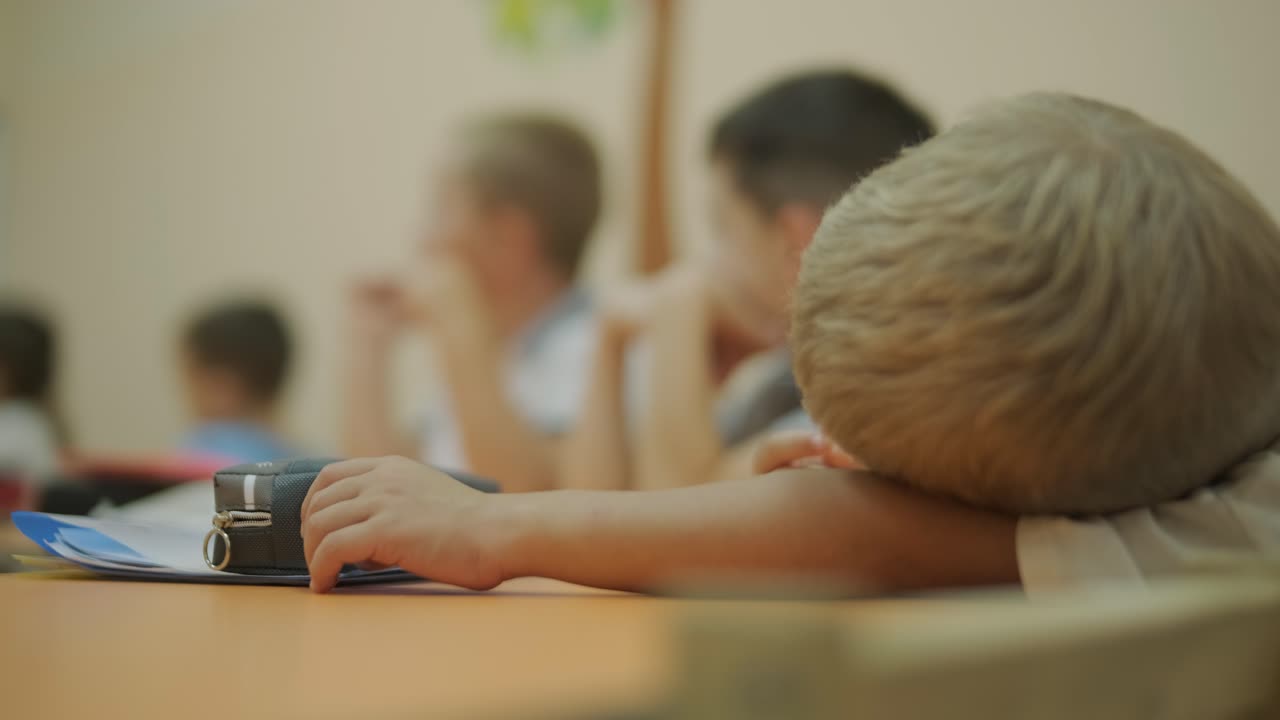 Lezione di preparazione prescolare presso un centro di apprendimento.