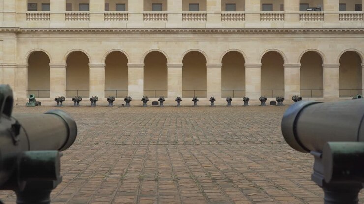 Les Invalides è un grande complesso di diversi edifici e ben 17 cortili differenti
